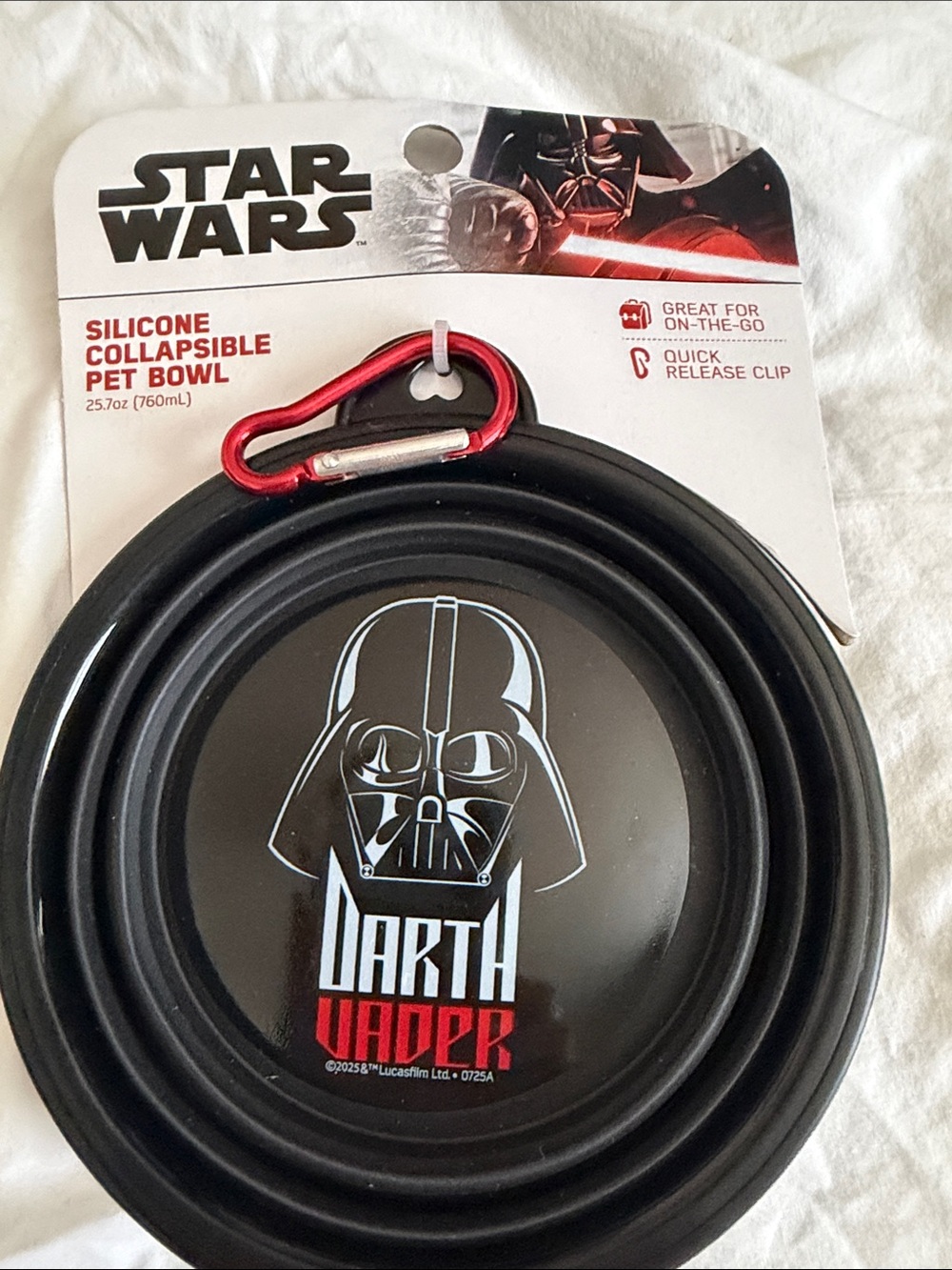 NWT Star Wars Black Silicone Pet Bowl with Red Carabiner DOG CAT